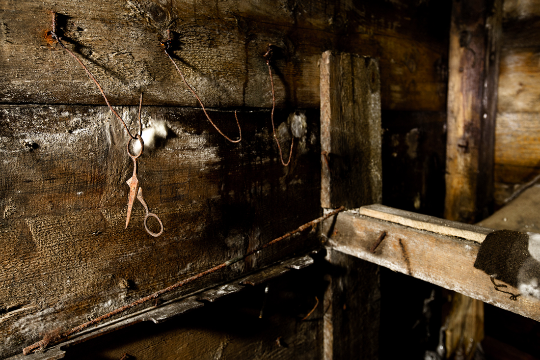 Adamello group, the cave of Cavento , operating room